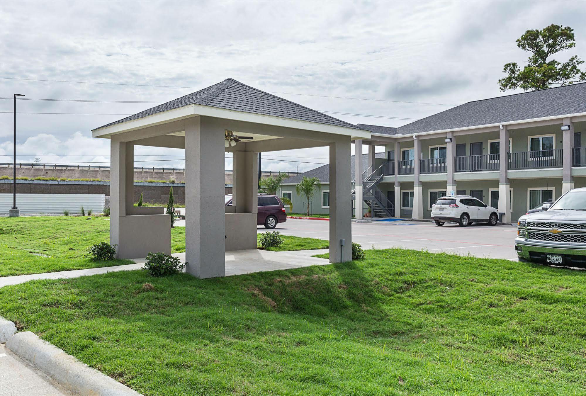 Scottish Inns & Suites - Crosby Esterno foto