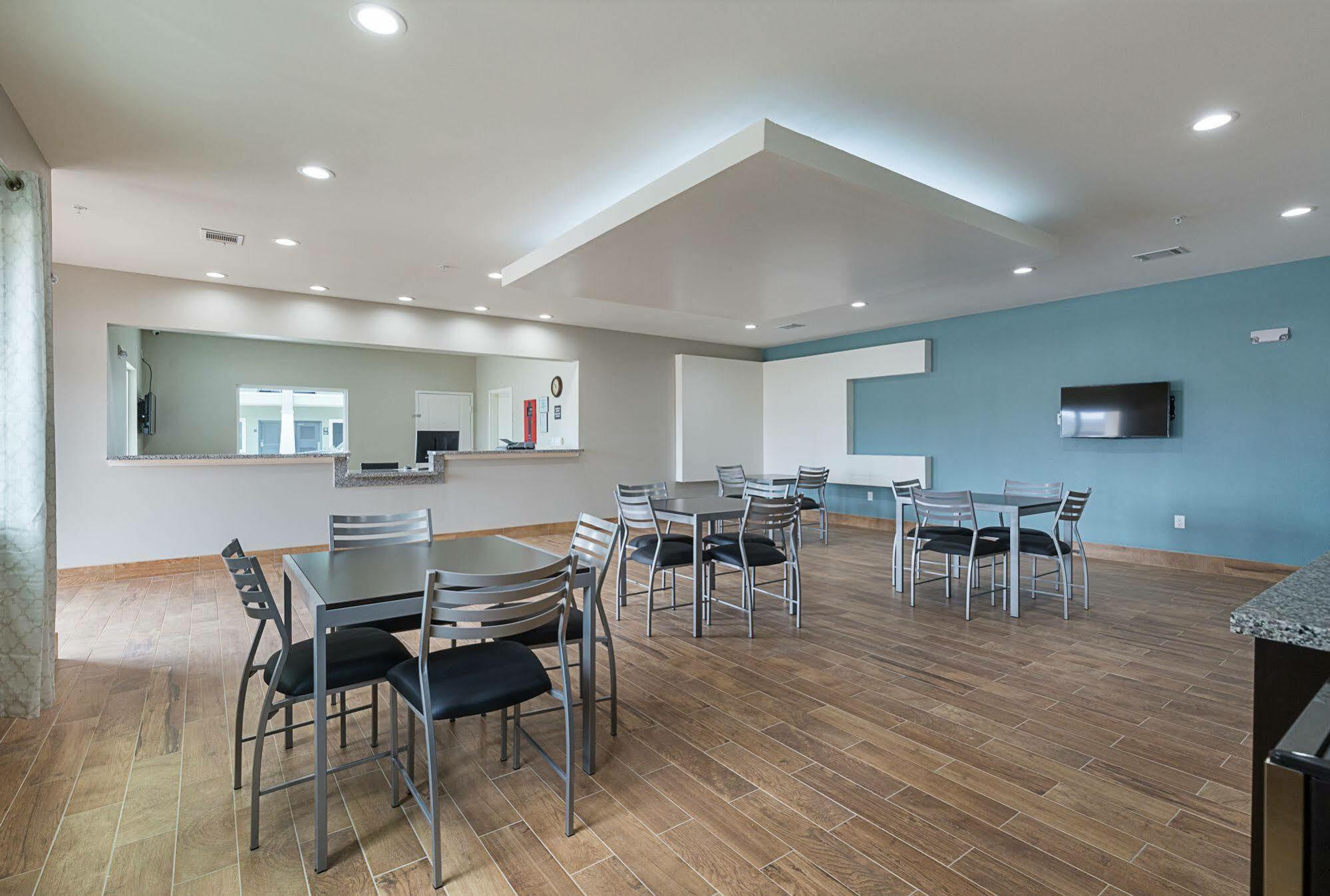 Scottish Inns & Suites - Crosby Esterno foto